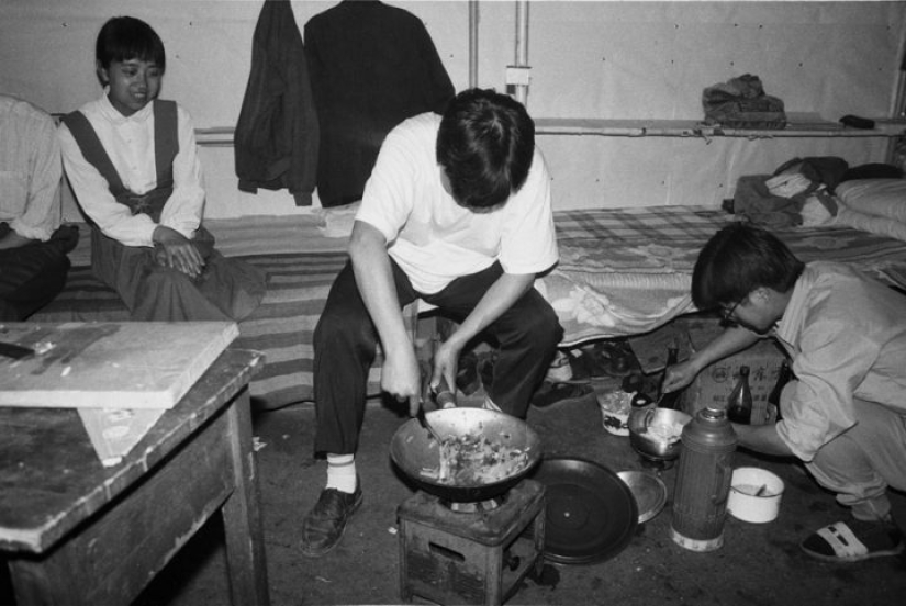 How students lived in China in the 1990s