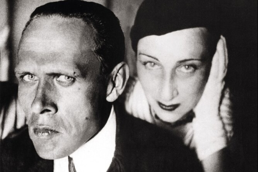 "How terrible it is to be married", or The Strange Love of Daniil Kharms and Marina Malich "How terrible it is to be married", or The Strange Love of Daniil Kharms and Marina Malich