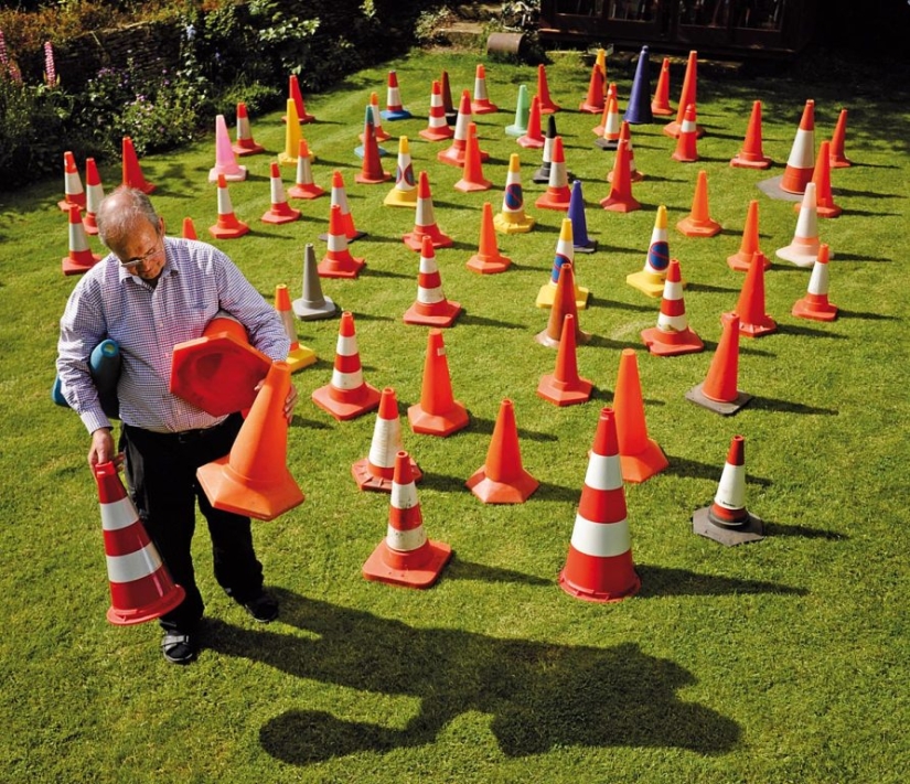 How the World's Most Boring International Dull Men's Club Lives