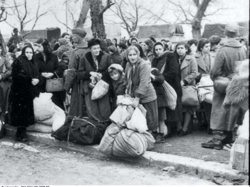 How to manipulate the masses — 10 effective ways How to manipulate the masses — 10 effective ways