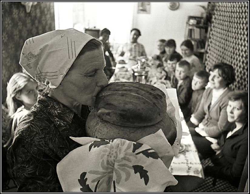 How to stir up grandmothers: selected works of the star of Soviet photography Vladimir Rolov