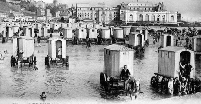 How to swim in the XVIII and XIX centuries and at the same time managed to maintain the rules of decency of those times How to swim in the XVIII and XIX centuries and at the same time managed to maintain the rules of decency of those times