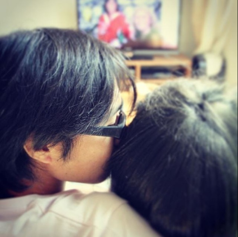 How to take pictures with a friend, if you have no girlfriend...