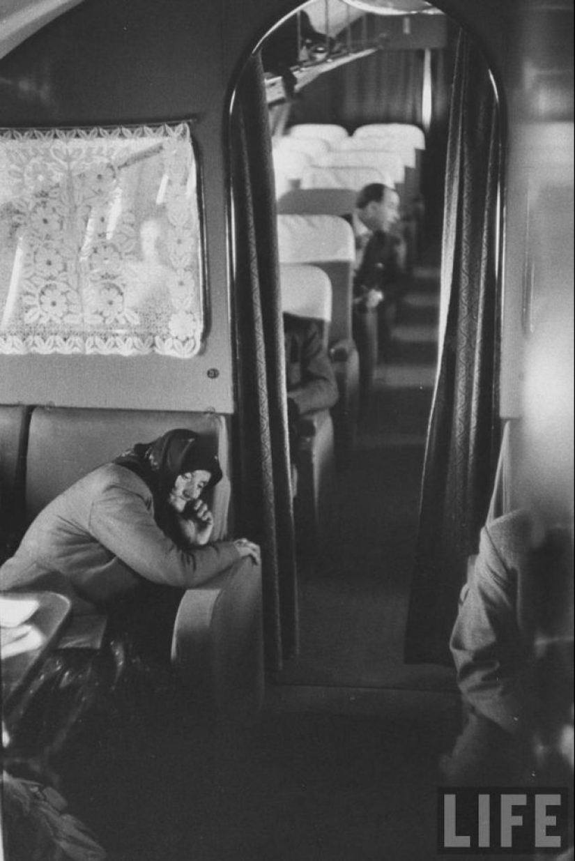 How we used to fly first class: caviar, any alcohol, smoking right in the seat and a full-fledged berth