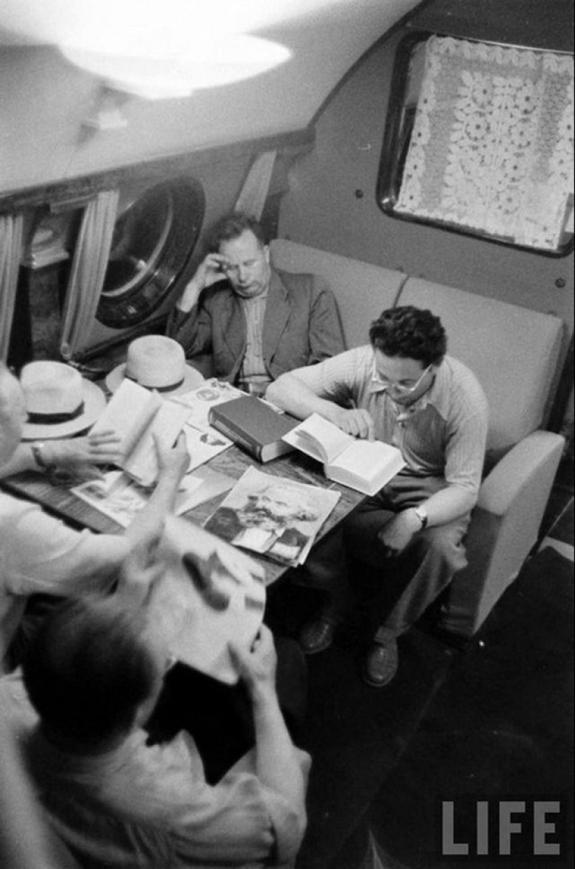 How we used to fly first class: caviar, any alcohol, smoking right in the seat and a full-fledged berth