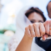 How wedding rings were worn in different eras in different countries