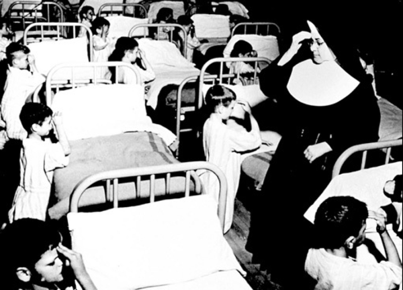 "Huérfanos de Duplessis": un terrible negocio sobre el sufrimiento de los niños "Huérfanos de Duplessis": un terrible negocio sobre el sufrimiento de los niños