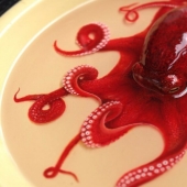 Hyperrealistic acrylic and resin animals