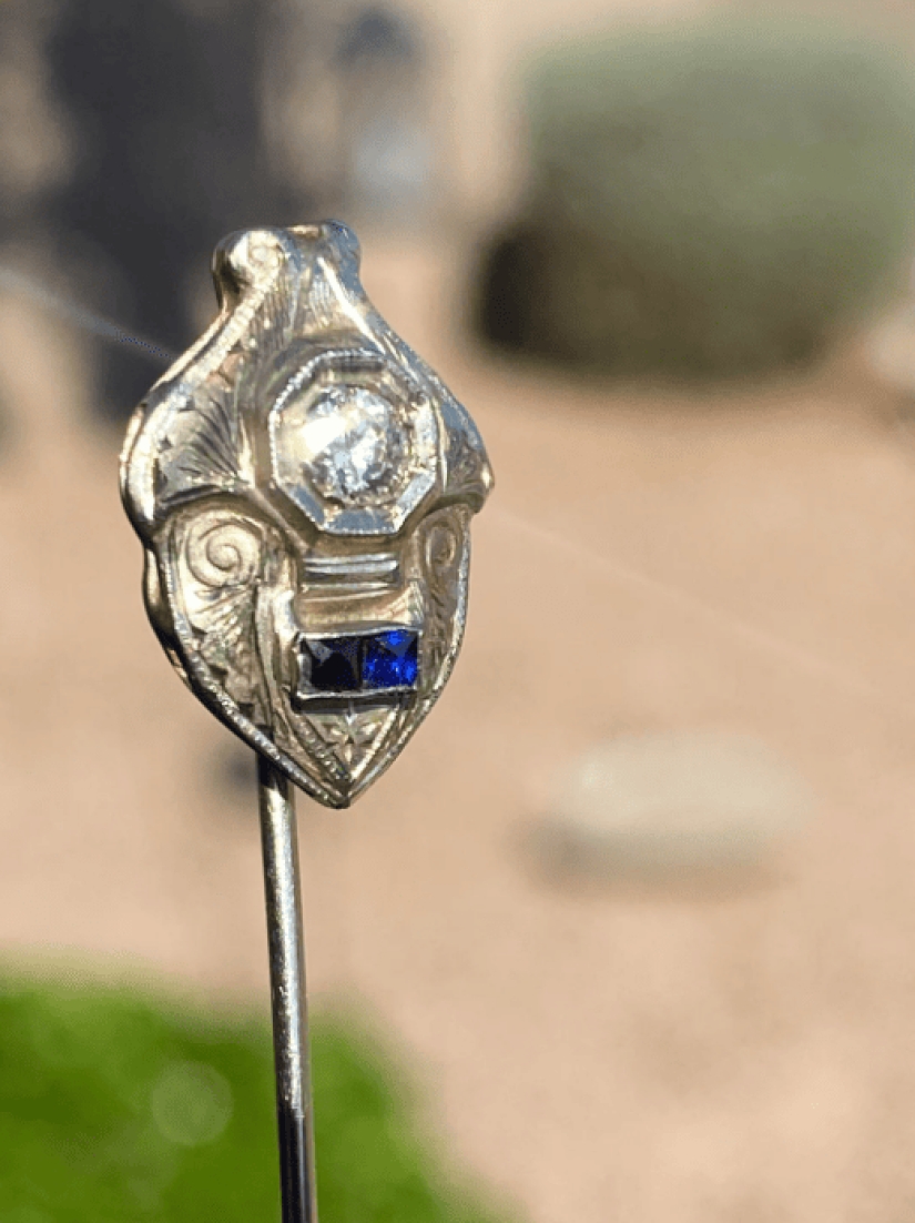 I was looking for copper, I found gold: 30 photos of ancient and very valuable items from flea markets