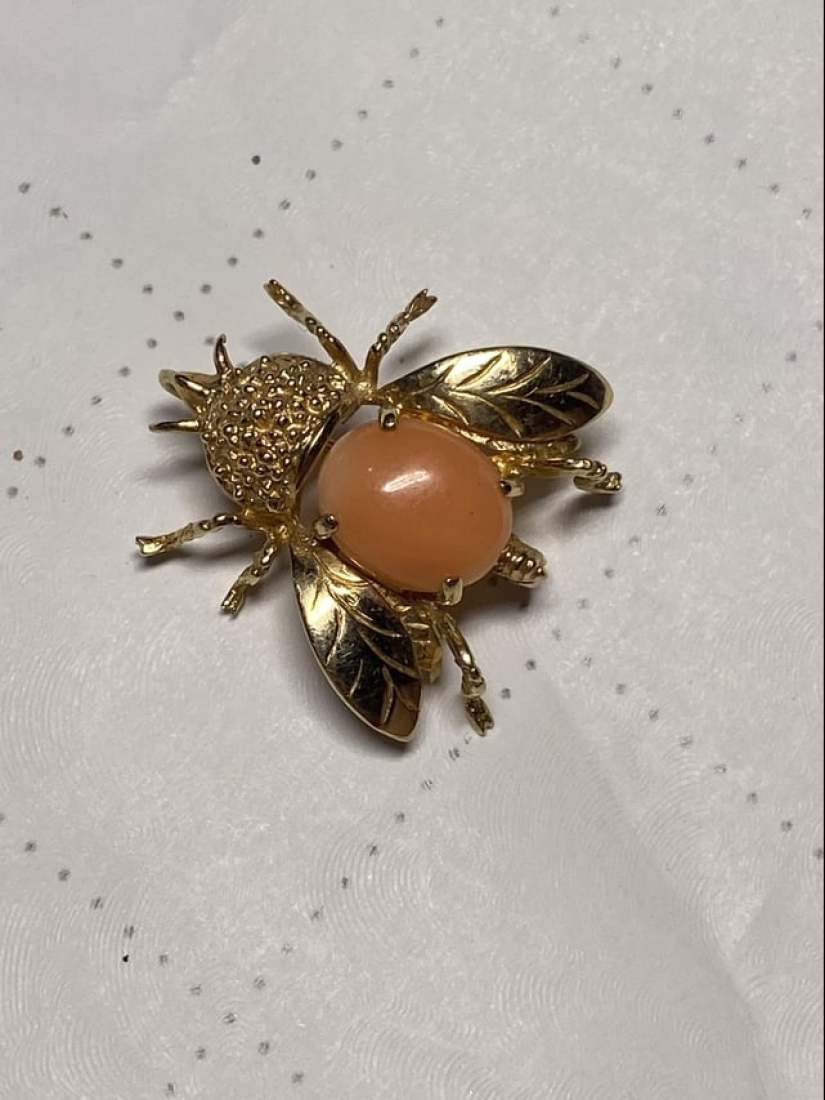 I was looking for copper, I found gold: 30 photos of ancient and very valuable items from flea markets