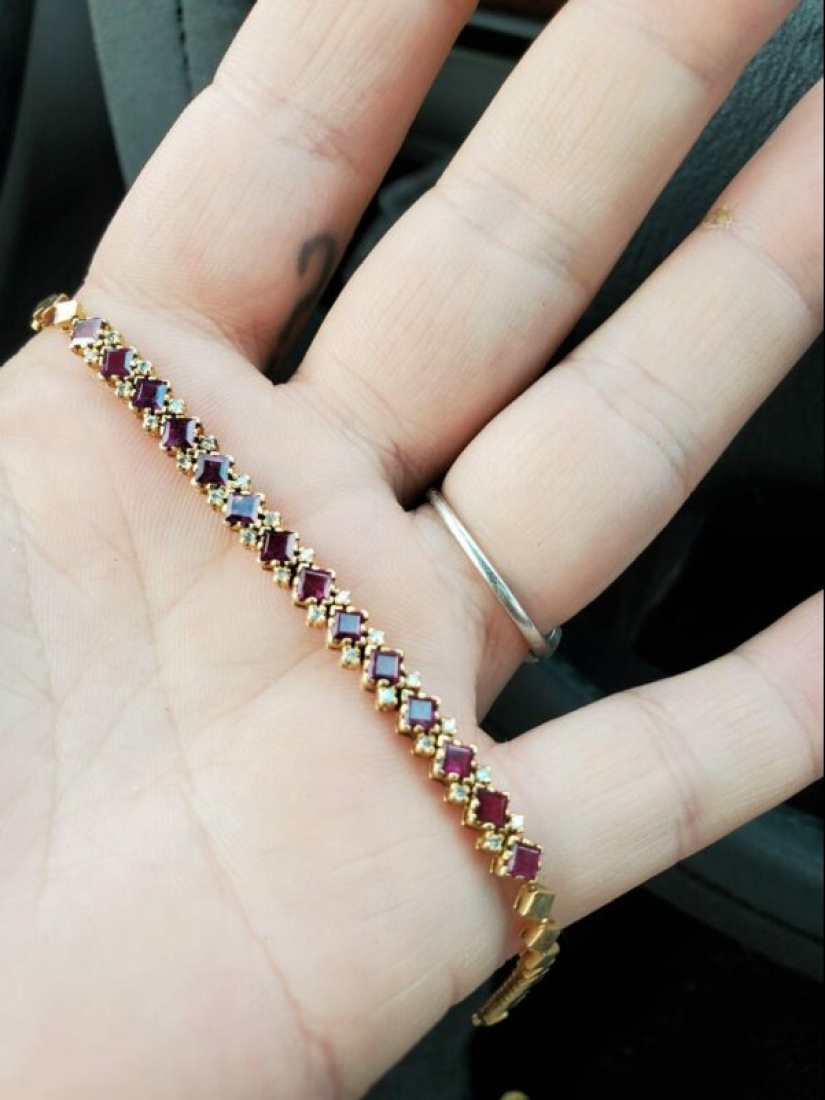 I was looking for copper, I found gold: 30 photos of ancient and very valuable items from flea markets