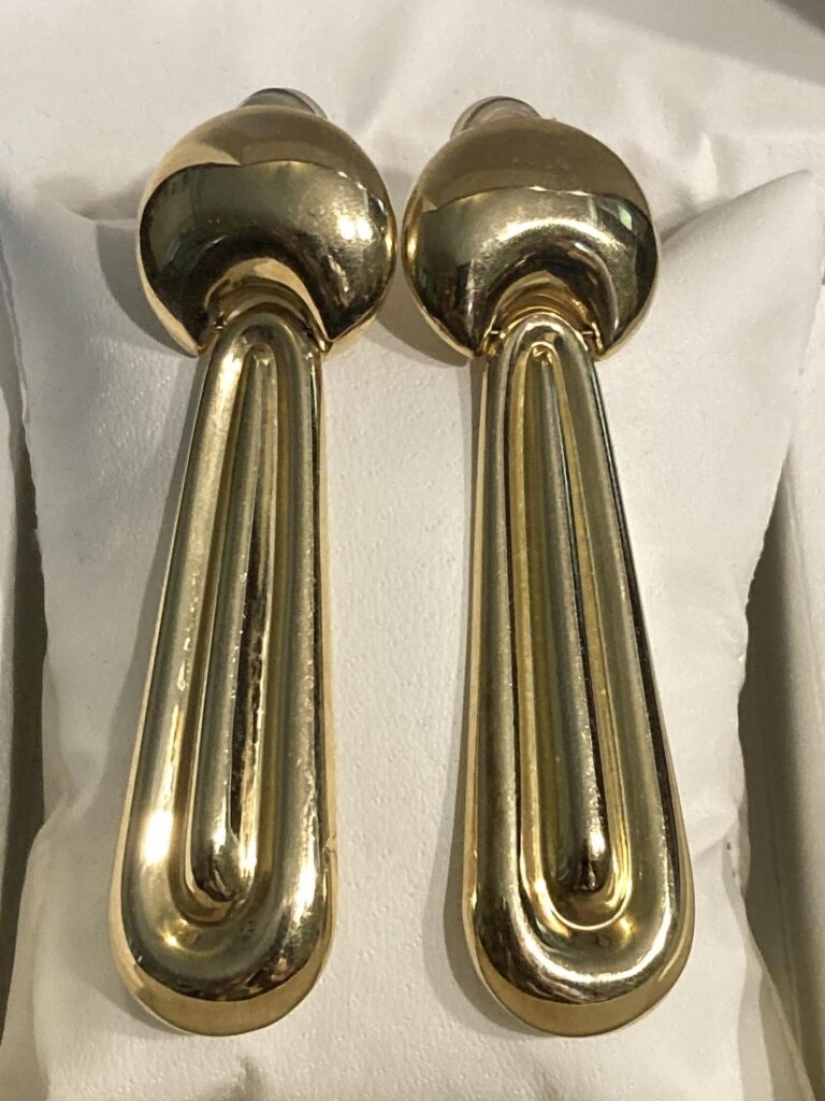 I was looking for copper, I found gold: 30 photos of ancient and very valuable items from flea markets