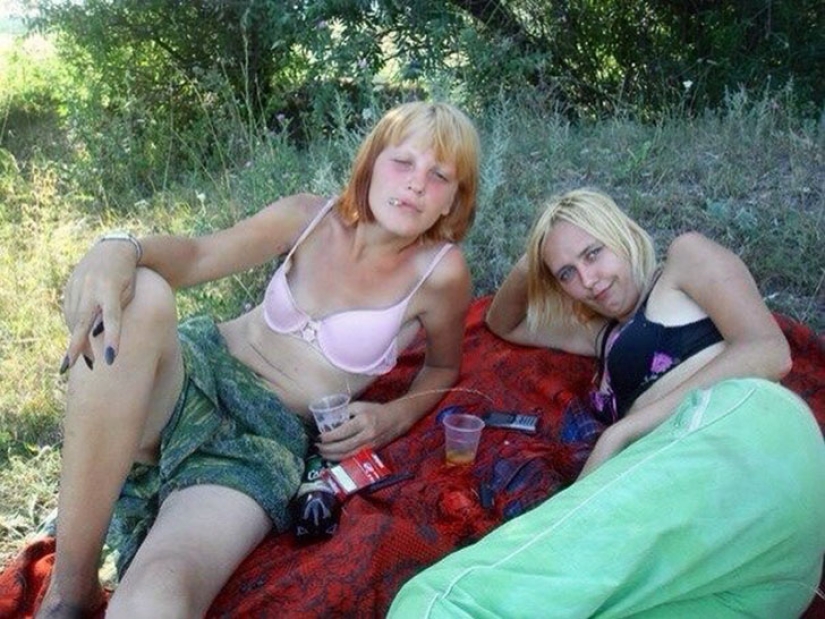 I'm lying on the beach: monstrously beautiful vacationers who can be found on any beach I'm lying on the beach: monstrously beautiful vacationers who can be found on any beach