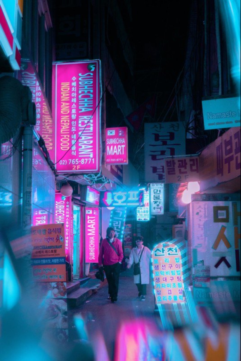 Images of Tokyo and Seoul through fractal filters