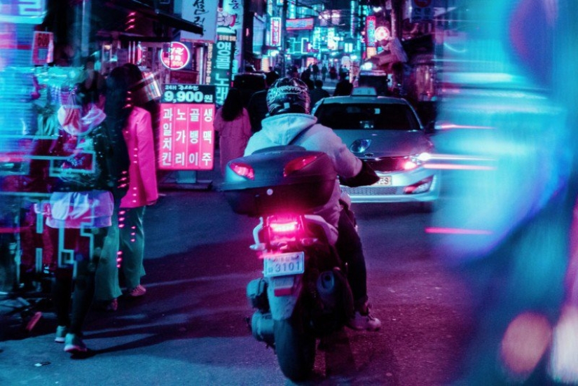 Images of Tokyo and Seoul through fractal filters