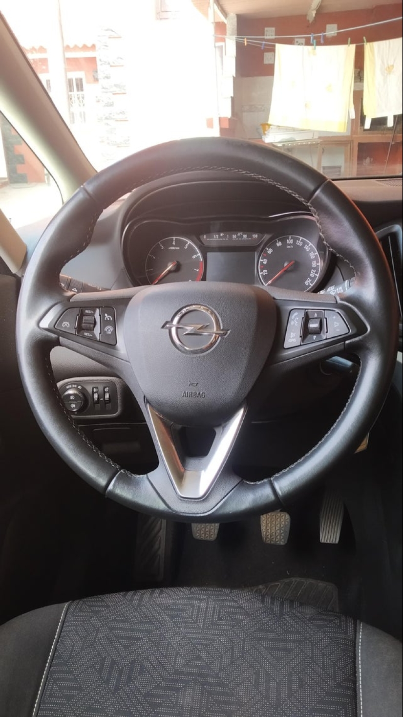 "Imagination Game" — 22 funny examples of pareidolic illusions "Imagination Game" — 22 funny examples of pareidolic illusions