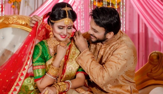 Impresionante boda india: un padre se fuga con la novia de su hijo y roba objetos de valor de la familia.