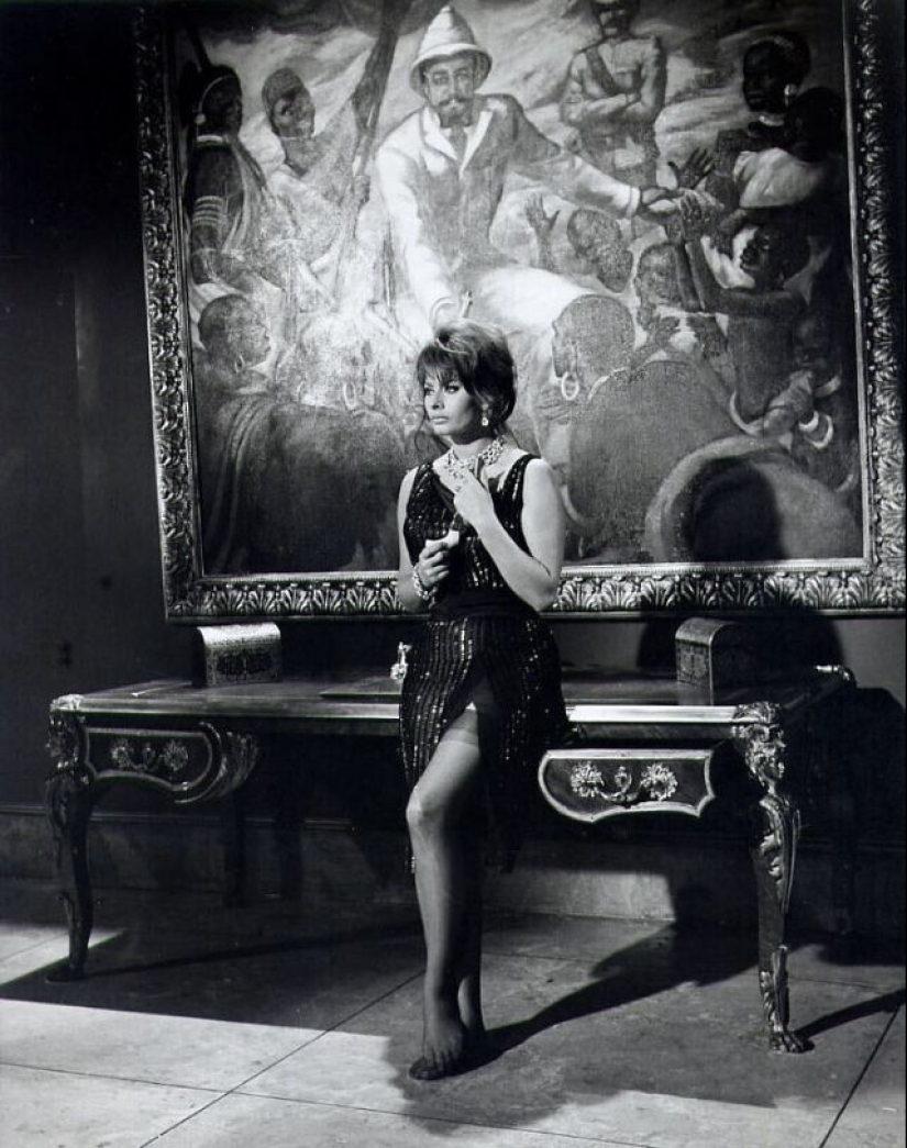 Impresionante Sophia Loren durante el rodaje de la película " Millionaire» Impresionante Sophia Loren durante el rodaje de la película " Millionaire»