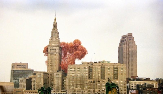 In 1986, Cleveland was attacked by ... balloons In 1986, Cleveland was attacked by ... balloons