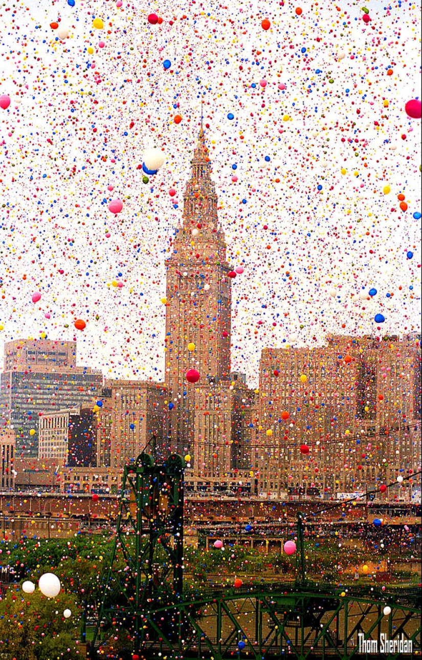 In 1986, Cleveland was attacked by ... balloons