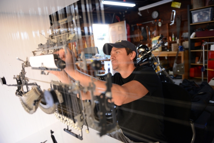 Increíbles &#39;circuitos explotados&#39; de mecanismos del artista John Peralta