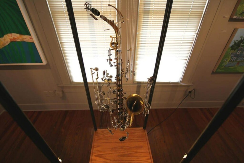 Increíbles &#39;circuitos explotados&#39; de mecanismos del artista John Peralta