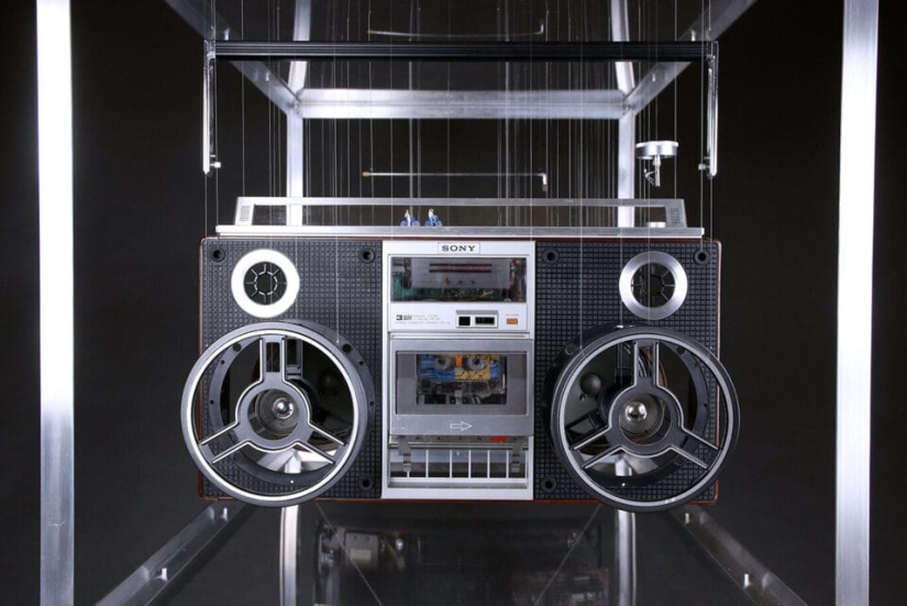 Increíbles &#39;circuitos explotados&#39; de mecanismos del artista John Peralta