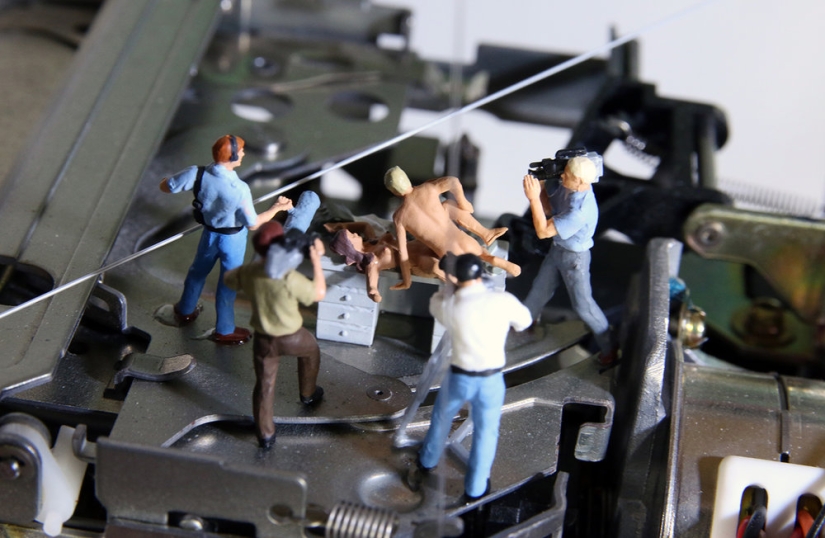 Increíbles &#39;circuitos explotados&#39; de mecanismos del artista John Peralta