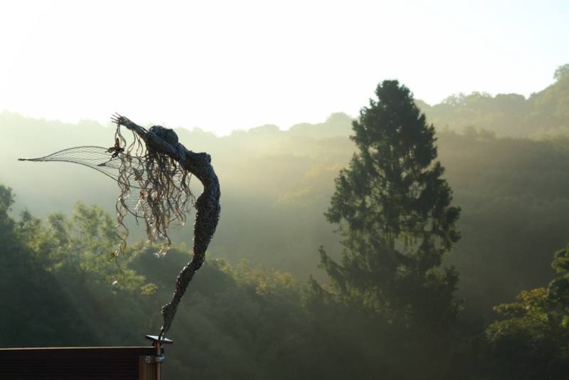 Increíbles esculturas de alambre de acero. Increíbles esculturas de alambre de acero.