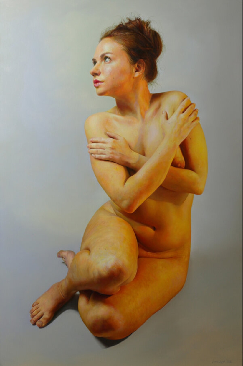 Incredible photorealism of erotic paintings by Anna Vypykh