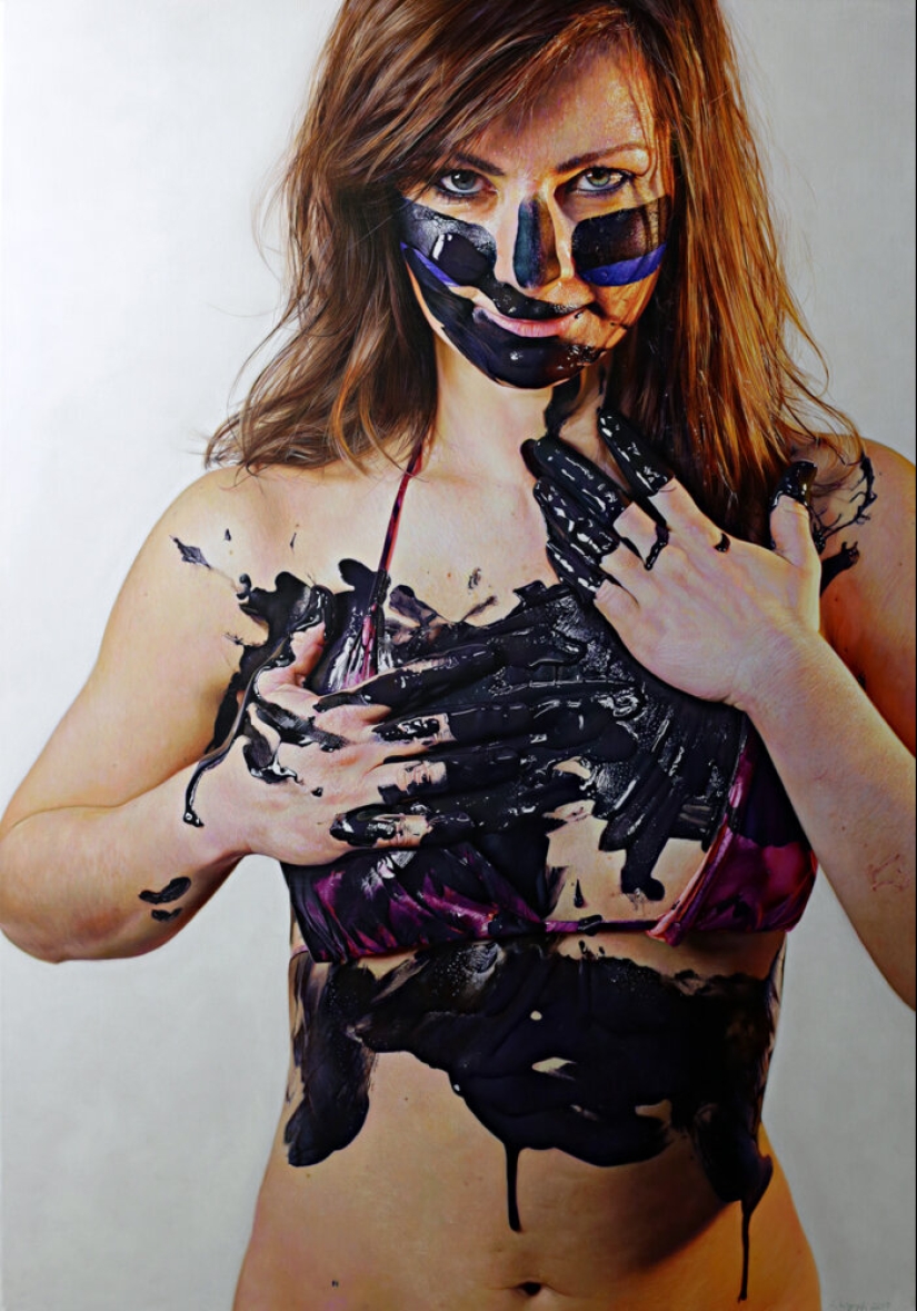 Incredible photorealism of erotic paintings by Anna Vypykh