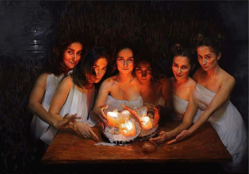 Incredible photorealism of erotic paintings by Anna Vypykh