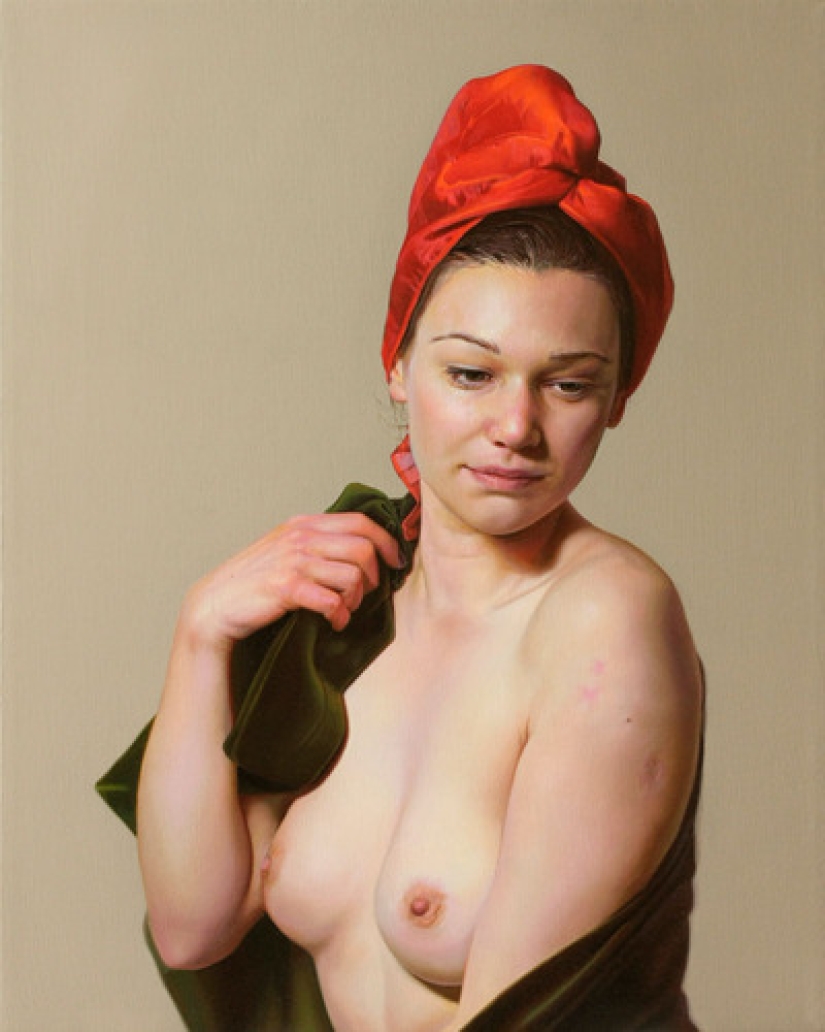 Incredible photorealism of erotic paintings by Anna Vypykh