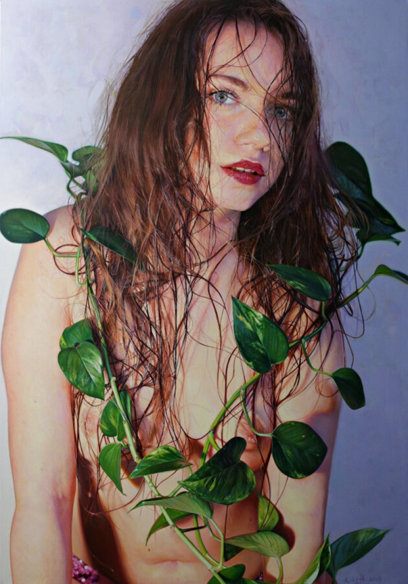 Incredible photorealism of erotic paintings by Anna Vypykh