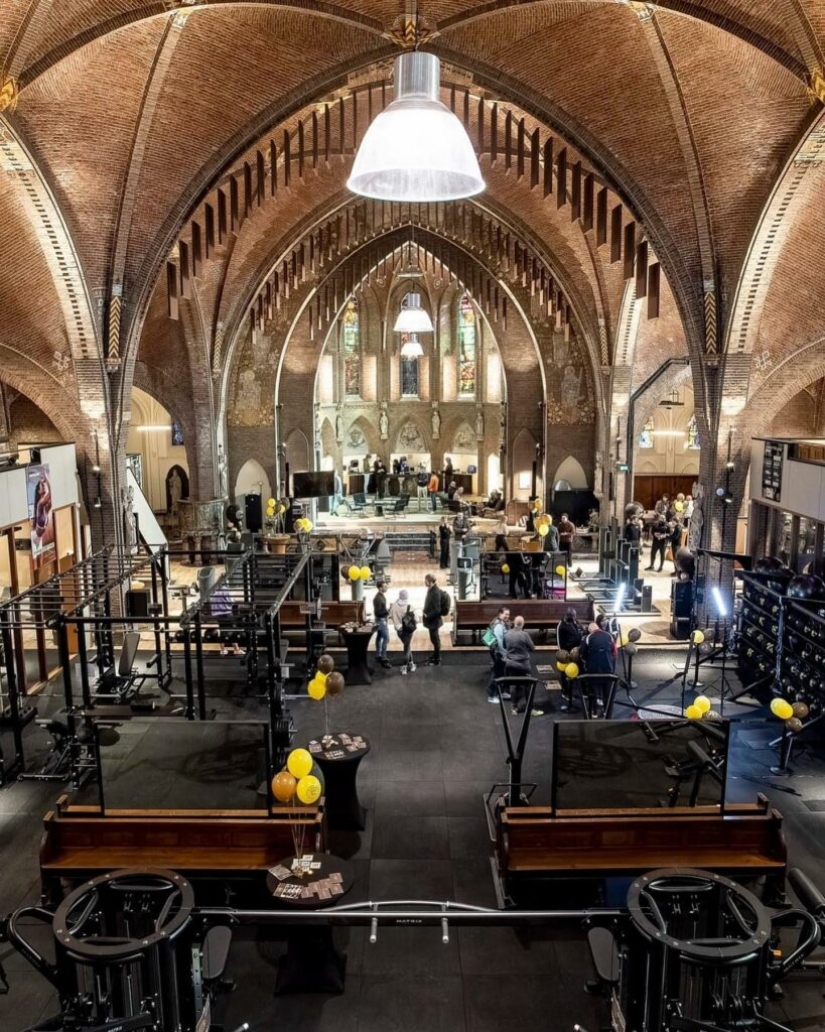 Instead of a sermon, a workout: How an old church in the Netherlands became a fitness club Instead of a sermon, a workout: How an old church in the Netherlands became a fitness club