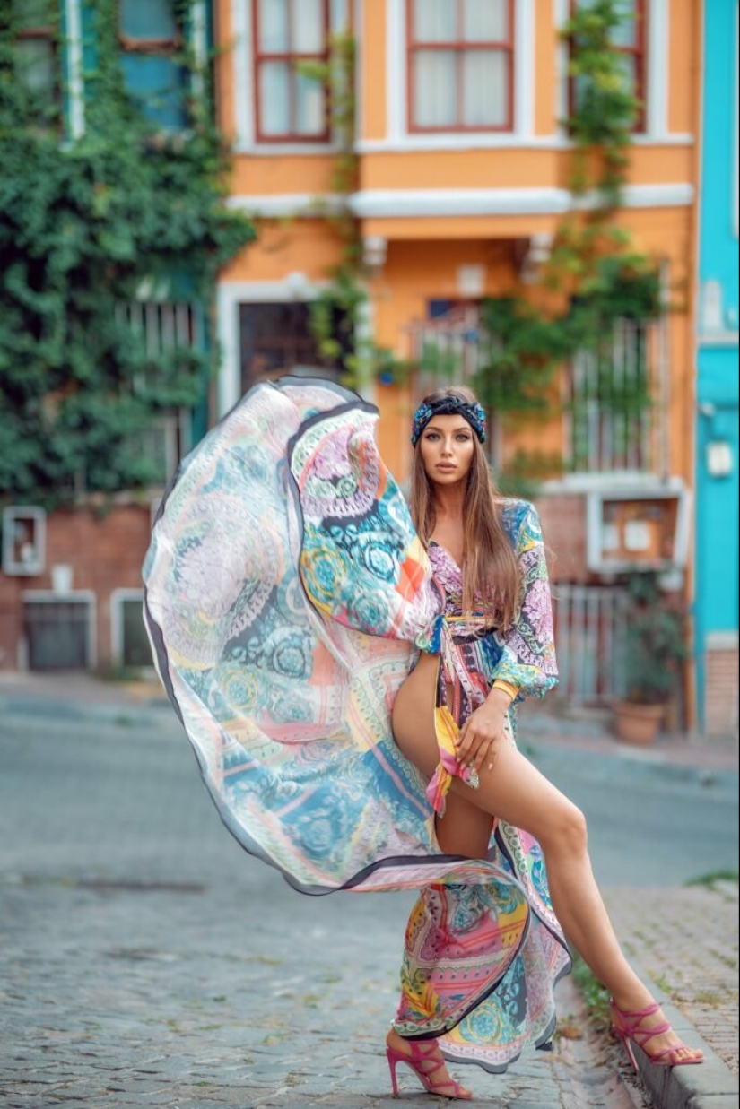 Istanbul beauties in erotic photographs by Kaan Altindal Istanbul beauties in erotic photographs by Kaan Altindal