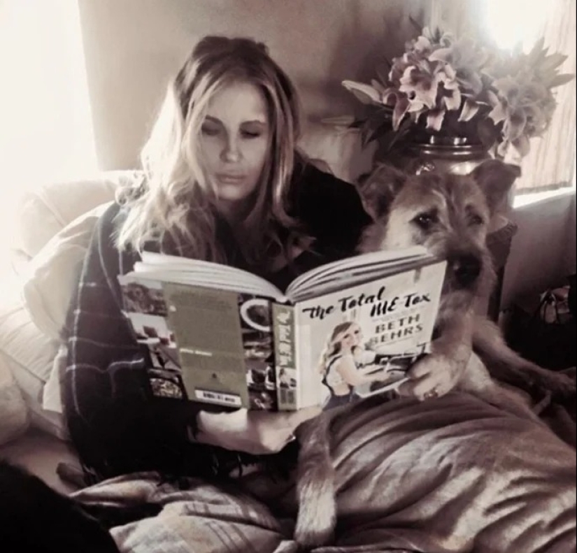 Jennifer Coolidge, the legendary "Stifler's mom" from American pie: in his youth and now Jennifer Coolidge, the legendary "Stifler's mom" from American pie: in his youth and now