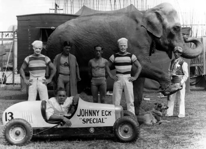 Johnny Eck, el "rey de los freaks" que nació con medio cuerpo