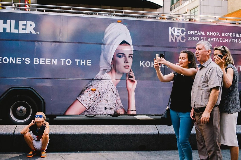 Jonathan Haibi-photographer who has the whole world posing for a picture