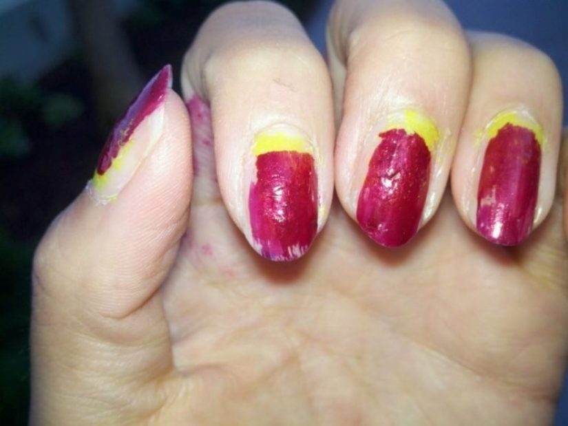 La belleza, que vana confianza de su estilista, y ahora con fuerza a arrepentir La belleza, que vana confianza de su estilista, y ahora con fuerza a arrepentir