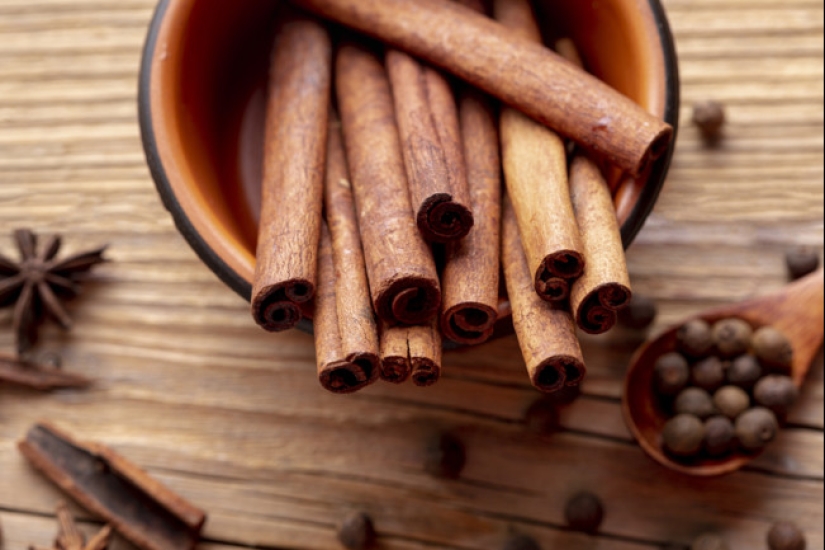 La canela, el wasabi y otros productos populares-simulación en el que creemos erróneamente que ser real