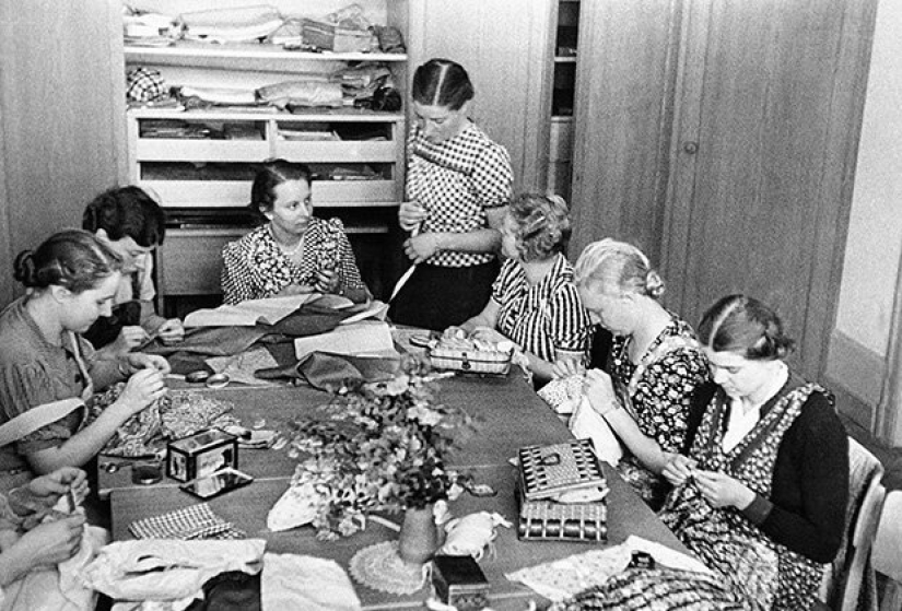 La escuela de novias del Tercer Reich: cómo los nazis crearon a la «nueva mujer»