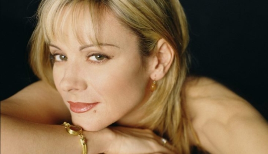 La estrella de" Sex and the City " Kim Cattrall celebra su 65 cumpleaños