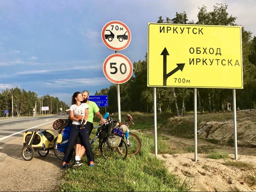 La historia de Anna Smolina, que recorrió medio país en bicicleta con su perro