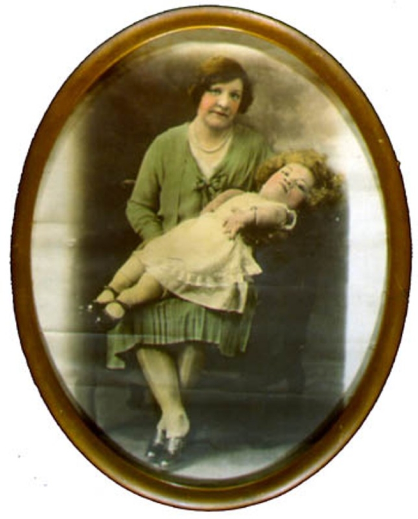 La historia de la artista de circo inmóvil Medusa Van Allen, apodada "Pequeña Miss Sunshine" La historia de la artista de circo inmóvil Medusa Van Allen, apodada "Pequeña Miss Sunshine"