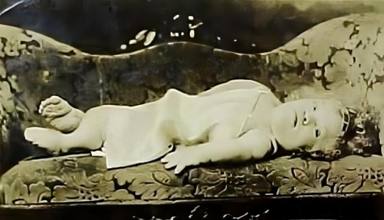 La historia de la artista de circo inmóvil Medusa Van Allen, apodada "Pequeña Miss Sunshine"