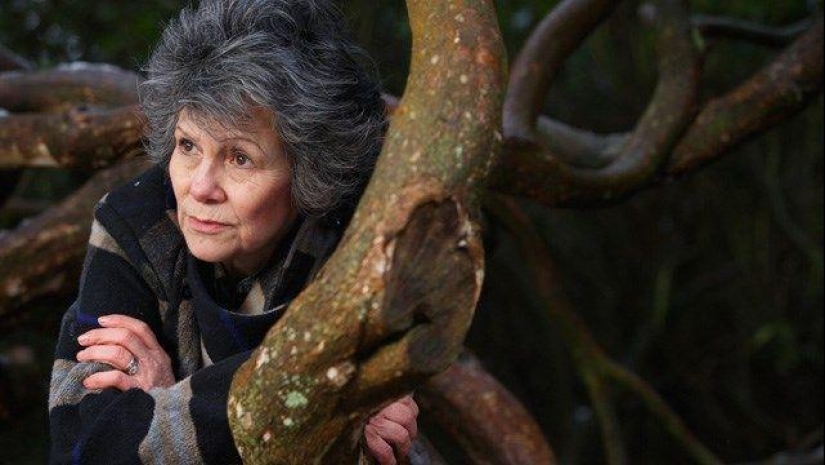 La historia de Marina Chapman, que vivió con monos durante 5 años La historia de Marina Chapman, que vivió con monos durante 5 años