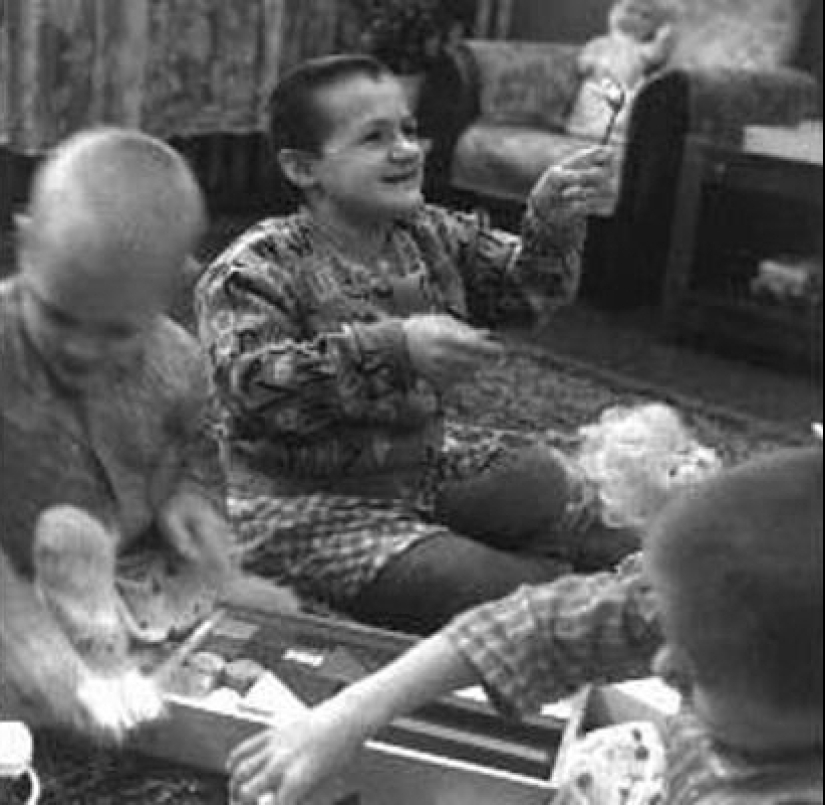 La historia de Masha Mikhalitsyna, a quien su madre guardó en un cofre durante 12 años La historia de Masha Mikhalitsyna, a quien su madre guardó en un cofre durante 12 años