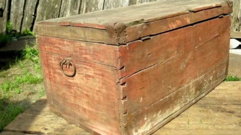 La historia de Masha Mikhalitsyna, a quien su madre guardó en un cofre durante 12 años La historia de Masha Mikhalitsyna, a quien su madre guardó en un cofre durante 12 años