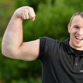 La historia de Matthias Schlitte - un verdadero Hellboy alemán